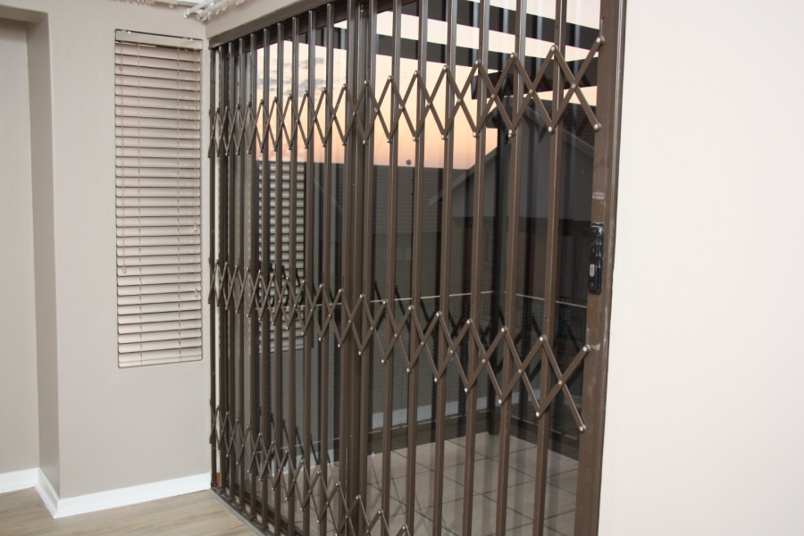 2 Bedroom Property for Sale in Langenhovenpark Free State